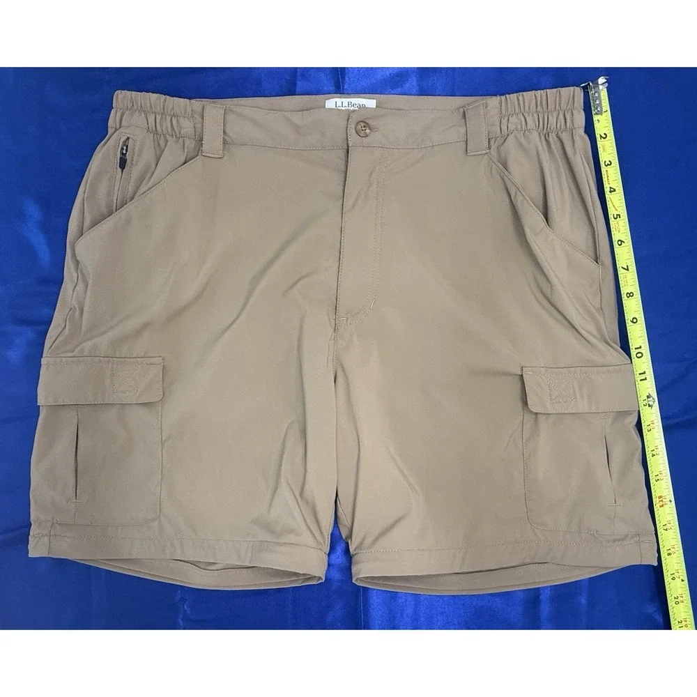 L.L. Bean Men's Large Hiking Outdoor Lightweight Zip Shorts - Beige - 7